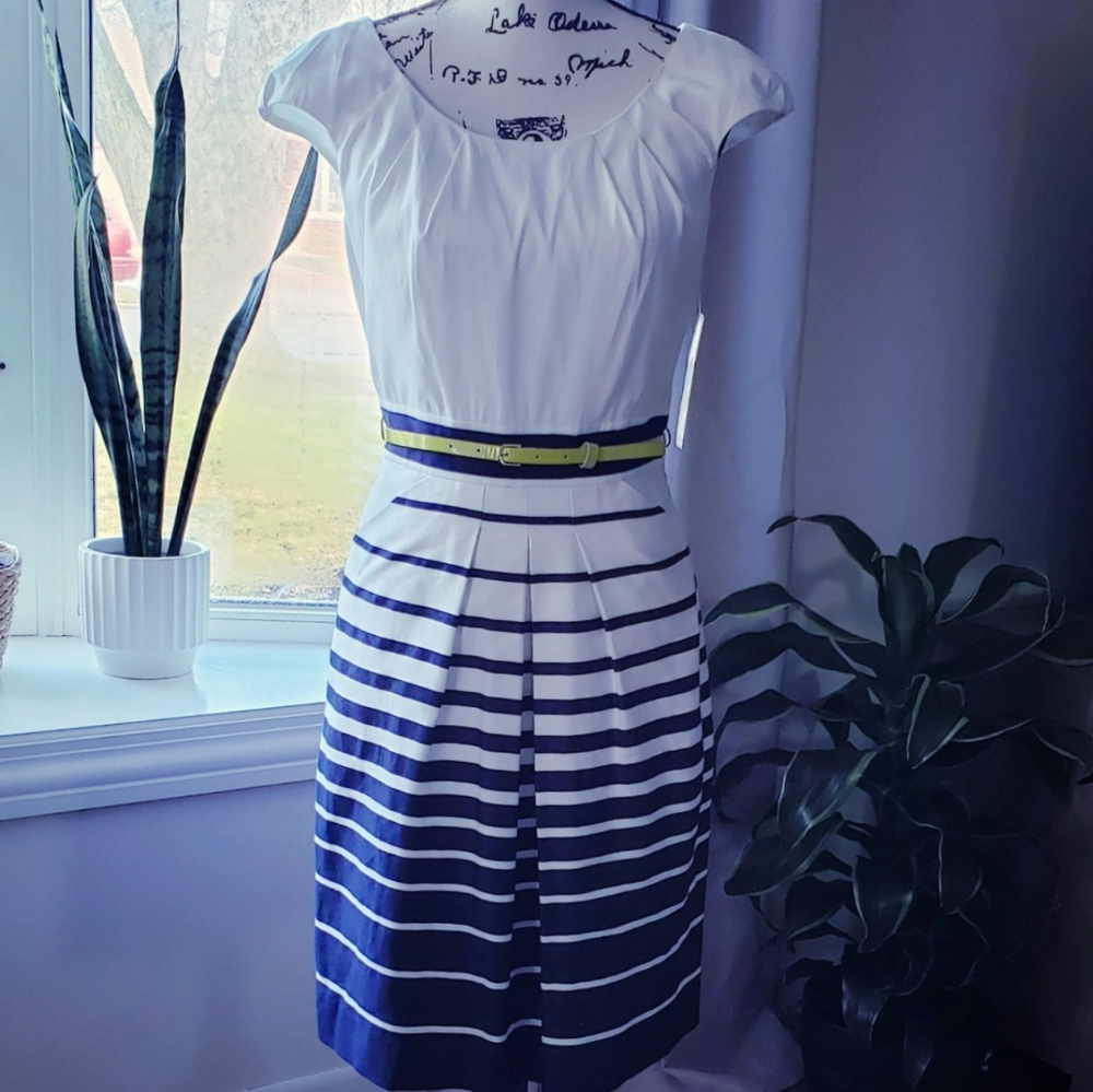 NWT TAHARI belted dress size 4